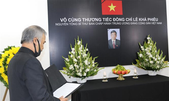 原越共中央总书记黎可漂吊唁仪式在墨西哥等拉美国家举行 ảnh 1