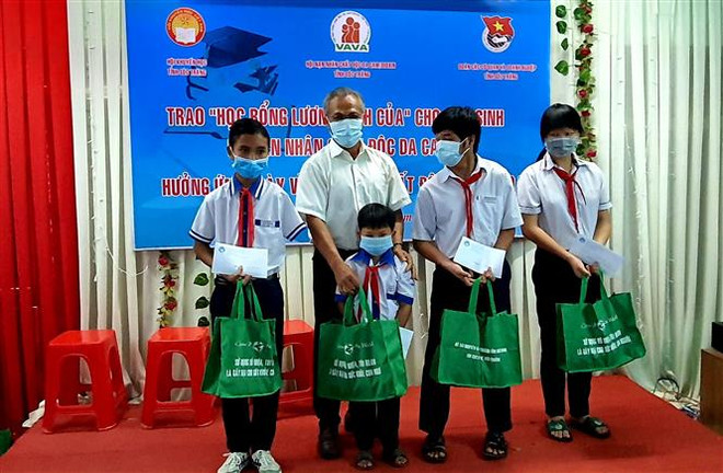 8.10 橙剂受害者日：朔庄省开展多项活动帮助橙剂受害者 ảnh 1