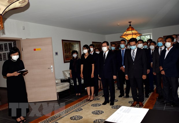 原越共中央总书记黎可漂的吊唁仪式在瑞士、比利时、德国和加拿大举行 ảnh 1