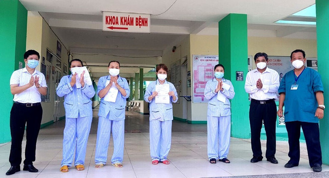 新冠肺炎疫情:岘港市4例确诊病例今日治愈出院 ảnh 1  新冠肺炎疫情:岘港市4例确诊病例今日治愈出院 ảnh 1