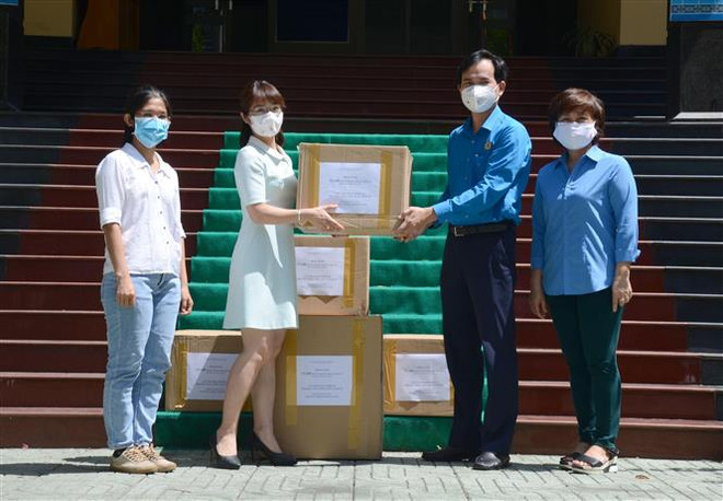 越通社继续为岘港市提供医疗防护物资 ảnh 1