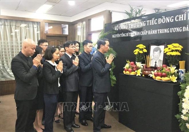 原越共中央总书记黎可漂吊唁仪式在中国香港和昆明举行 ảnh 1 原越共中央总书记黎可漂吊唁仪式在中国香港和昆明举行 ảnh 1