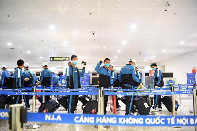 参加2020年国际军事比赛的越南人民军代表团安全抵达俄罗斯 ảnh 2 参加2020年国际军事比赛的越南人民军代表团安全抵达俄罗斯 ảnh 2