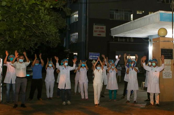 新冠肺炎疫情:岘港市海州郡对最大疫区解除封锁 ảnh 1 新冠肺炎疫情:岘港市海州郡对最大疫区解除封锁 ảnh 1