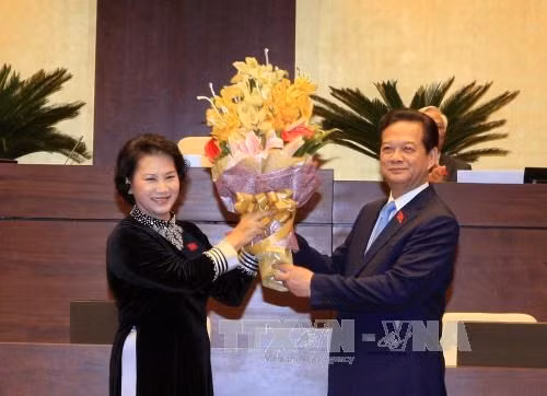 越南第十三届国会第十一次会议：国会同意免去阮晋勇的政府总理职务 ảnh 1