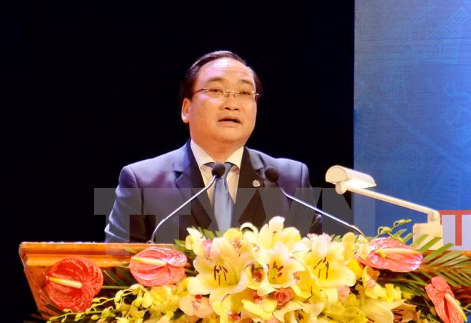 越南政府总理提请国会批准免去两位政府副总理和若干名部长的职务 ảnh 1