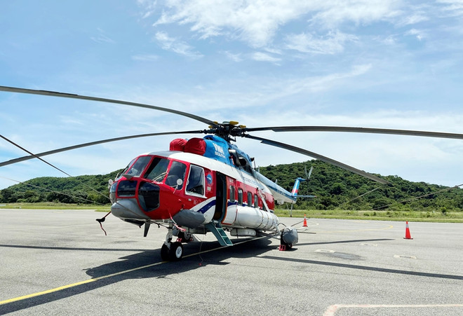 直升机空运新冠疫苗至昆岛县 ảnh 1 直升机空运新冠疫苗至昆岛县 ảnh 1