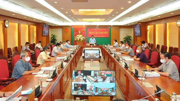 原河内市主席阮德钟对市人民委员会党组干事会的违法违规行为承担主要责任 ảnh 1 原河内市主席阮德钟对市人民委员会党组干事会的违法违规行为承担主要责任 ảnh 1