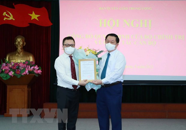 《人民报》社总编辑黎国明兼任越共中央宣教部副部长 ảnh 1 《人民报》社总编辑黎国明兼任越共中央宣教部副部长 ảnh 1