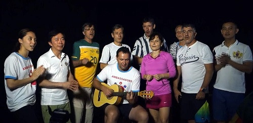 各国驻越大使征服越南山水洞之旅 ảnh 1 各国驻越大使征服越南山水洞之旅 ảnh 1