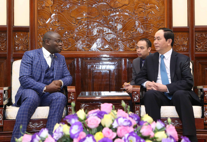 越南国家主席陈大光会见前来递交国书的各国新任驻越大使 ảnh 7 越南国家主席陈大光会见前来递交国书的各国新任驻越大使 ảnh 7