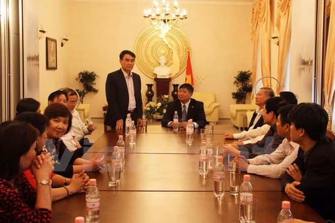 越南国会国防安全委员会代表团访问德国 ảnh 1