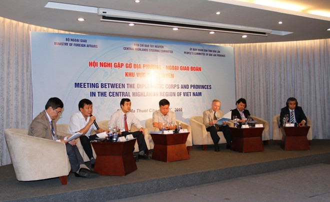 越南西原地区各地方与越南外交使团举行见面会 ảnh 1 越南西原地区各地方与越南外交使团举行见面会 ảnh 1