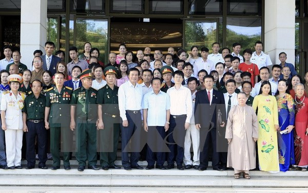 国会副主席杜伯巳会见出席“从大海看祖国”活动代表团 ảnh 1