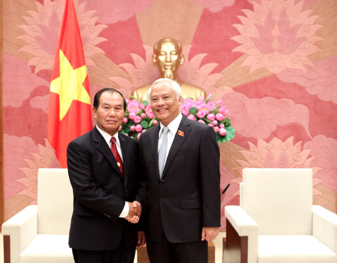 越南国会副主席汪周刘会见老挝司法部长塞西•桑迪冯 ảnh 1 越南国会副主席汪周刘会见老挝司法部长塞西•桑迪冯 ảnh 1