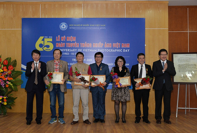 “世界各国风土人情”图片展有助于增进越南人民与国际友人的团结 ảnh 1