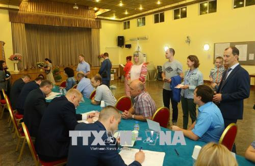 18日 在越南俄罗斯公民陆续参加总统选举投票 ảnh 2