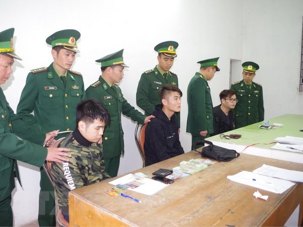 伪造银行卡盗取他人存款的三名中国籍男子被判刑 ảnh 1 伪造银行卡盗取他人存款的三名中国籍男子被判刑 ảnh 1