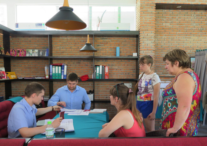 在越俄罗斯公民参加俄罗斯总统选举投票 ảnh 1