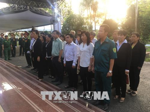 潘文凯逝世 广大当地居民来到其私宅悼念 ảnh 2 潘文凯逝世 广大当地居民来到其私宅悼念 ảnh 2