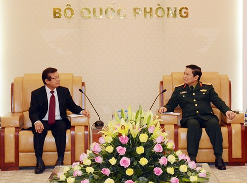 越南国防部部长吴春历大将会见柬埔寨内政部国务秘书腾沙旺 ảnh 1 越南国防部部长吴春历大将会见柬埔寨内政部国务秘书腾沙旺 ảnh 1