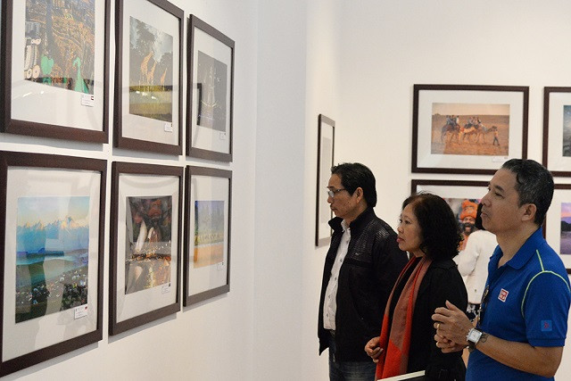 “世界各国风土人情”图片展有助于增进越南人民与国际友人的团结 ảnh 2