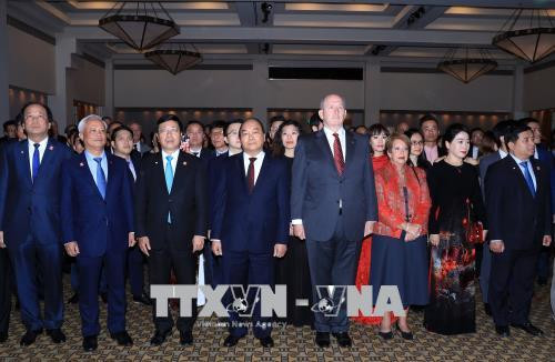 阮春福和澳大利亚总督科斯格罗夫出席庆祝越澳建交45周年招待会 ảnh 1 阮春福和澳大利亚总督科斯格罗夫出席庆祝越澳建交45周年招待会 ảnh 1