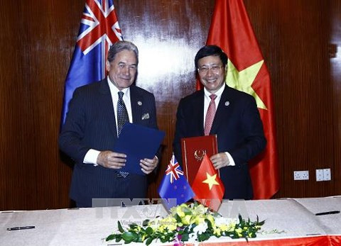 政府副总理兼外长范平明会见新西兰副总理兼外长 ảnh 1 政府副总理兼外长范平明会见新西兰副总理兼外长 ảnh 1