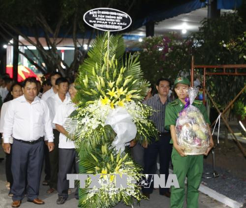 潘文凯逝世 广大当地居民来到其私宅悼念 ảnh 3 潘文凯逝世 广大当地居民来到其私宅悼念 ảnh 3