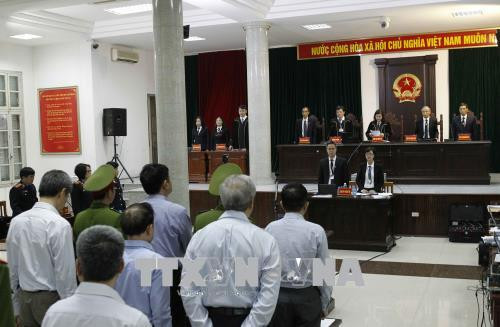 大洋股份商业银行大案:被判处死刑的阮春山第三次出庭受审 ảnh 1 大洋股份商业银行大案:被判处死刑的阮春山第三次出庭受审 ảnh 1