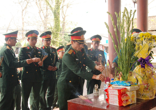  广治省举行烈士追悼会与安葬仪式 ảnh 1