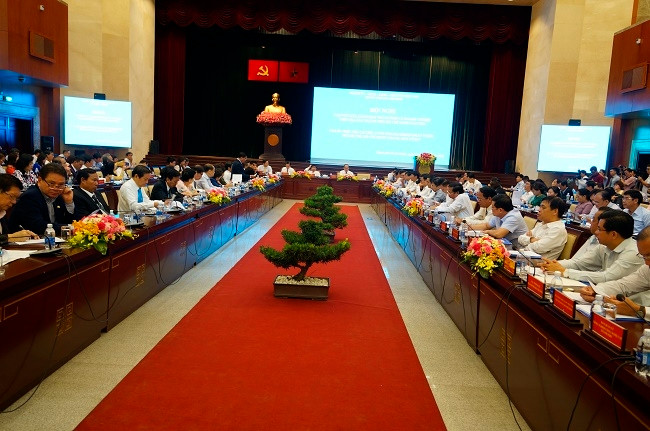 胡志明市企业为城市快速可持续发展建言献策 ảnh 1