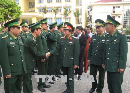 杜伯巳走访调研奠边省各武装力量 ảnh 2 杜伯巳走访调研奠边省各武装力量 ảnh 2