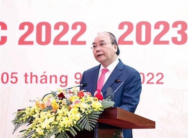 越南国家主席阮春福出席河内国家大学自然科学附属中学开学典礼 ảnh 2 越南国家主席阮春福出席河内国家大学自然科学附属中学开学典礼 ảnh 2