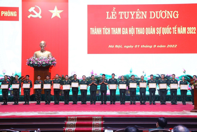在2022年国际军事比赛中获得优异成绩的各集体和个人获得表彰 ảnh 1 在2022年国际军事比赛中获得优异成绩的各集体和个人获得表彰 ảnh 1