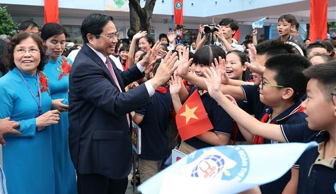 越南政府领导人出席部分学校开学典礼 ảnh 1 越南政府领导人出席部分学校开学典礼 ảnh 1