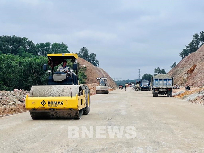 集中精力如期完成各项重点交通项目 ảnh 1