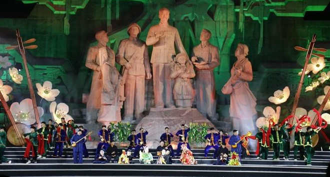 “越南岱依族、侬族和傣族天曲”人类非物质文化遗产代表作名录证书颁证仪式举行 ảnh 1