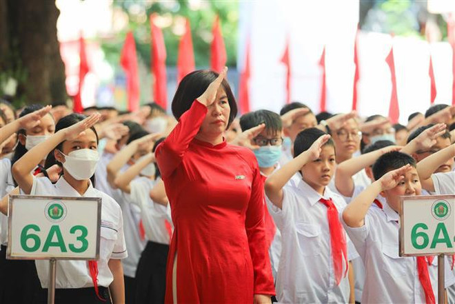 联合国教科文组织总干事出席河内吴士连初中学校新学年开学典礼 ảnh 2 联合国教科文组织总干事出席河内吴士连初中学校新学年开学典礼 ảnh 2