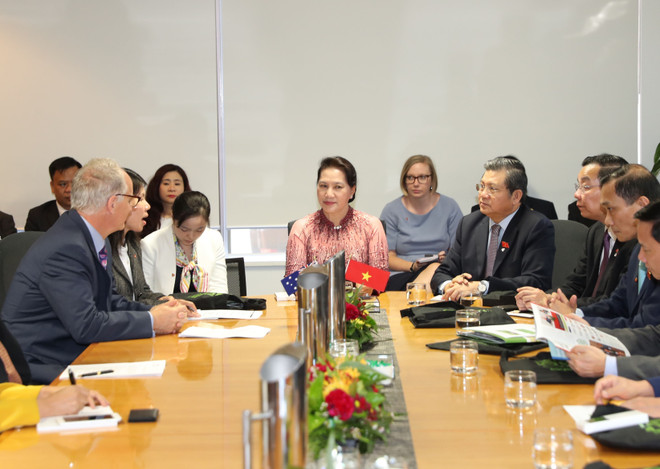 阮氏金银造访澳大利亚部分研究中心 ảnh 2 阮氏金银造访澳大利亚部分研究中心 ảnh 2