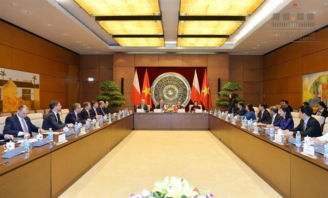 进一步加强越南国会和波兰议会友好议员小组的合作 ảnh 2 进一步加强越南国会和波兰议会友好议员小组的合作 ảnh 2