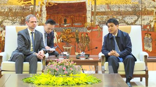 河内市领导会见德国亚太商业协会代表团 ảnh 1