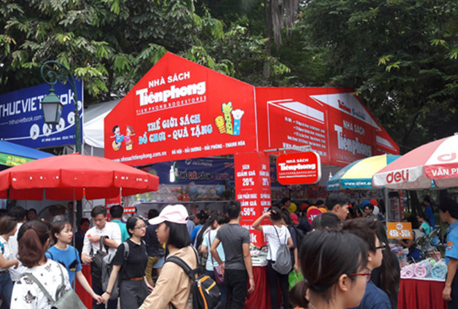 2017年第六届越南国际图书博览会热闹开展 ảnh 3