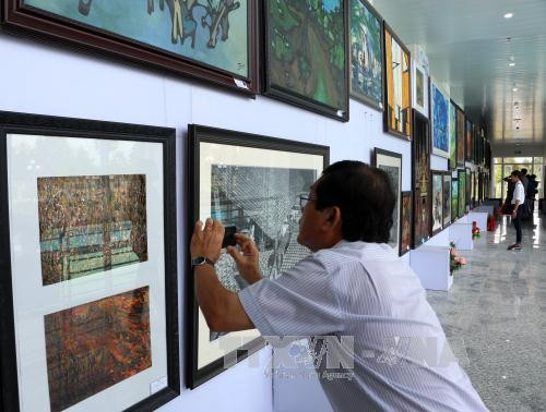 第22次九龙江三角洲地区美术展在后江省举行 ảnh 2 第22次九龙江三角洲地区美术展在后江省举行 ảnh 2