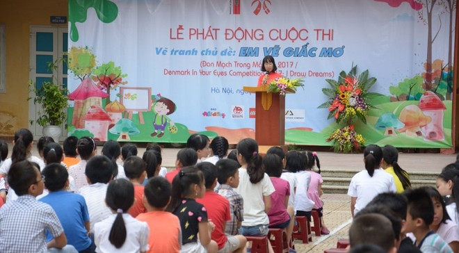 2017年“在我眼里的丹麦“的儿童绘画竞赛在河内启动 ảnh 1