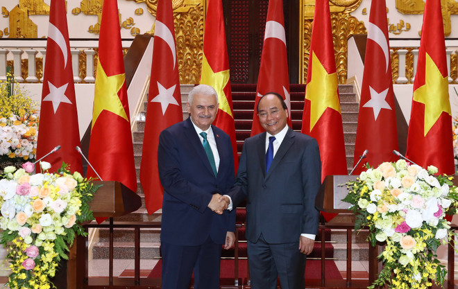 土耳其总理圆满结束对越南进行的正式访问 ảnh 1