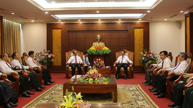 越老建交55周年:越南和平省与老挝琅勃拉邦省加强合作 ảnh 1 越老建交55周年:越南和平省与老挝琅勃拉邦省加强合作 ảnh 1