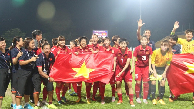 第29届东南亚运动会:越南女足队以6-0击败马来西亚女足队夺得金牌 ảnh 1 第29届东南亚运动会:越南女足队以6-0击败马来西亚女足队夺得金牌 ảnh 1