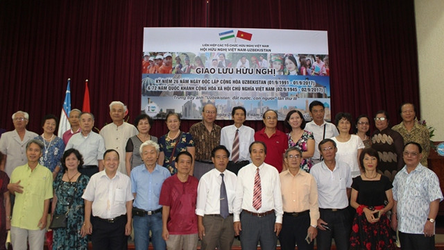 为推动越南和乌兹别克斯坦友好合作关系作出贡献 ảnh 1 为推动越南和乌兹别克斯坦友好合作关系作出贡献 ảnh 1