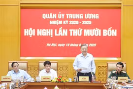 越共中央总书记苏林主持召开中央军委第十四次会议。图自越通社